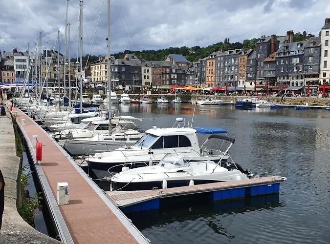 L Haute Du Gouverneur Apartment *